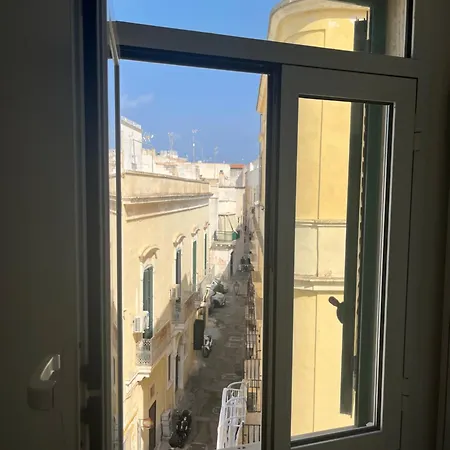 Dimora Storica Con Terrazza Vista Mare בית נופש *